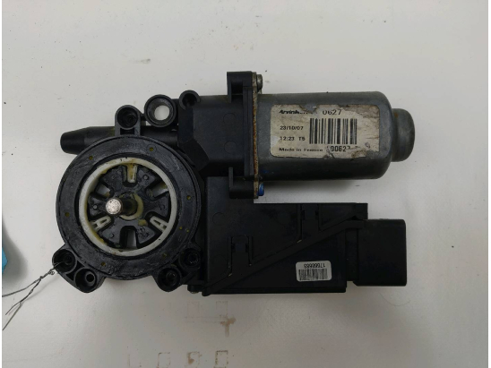 MOTEUR LEVE-VITRE AVD