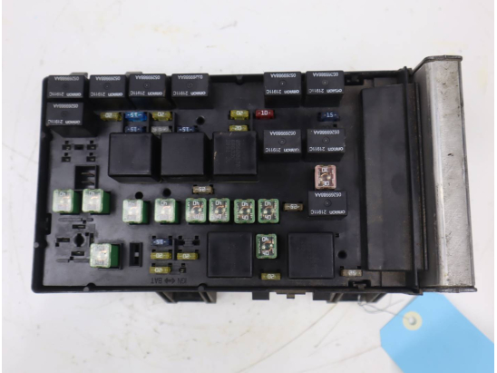 BSI (PLATINE FUSIBLE HABITACLE)