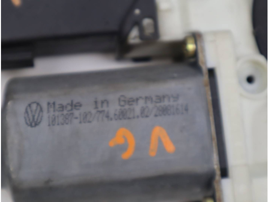 MOTEUR LEVE-VITRE AVG