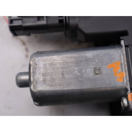 MECANISME+MOTEUR LEVE-GLACE AVD