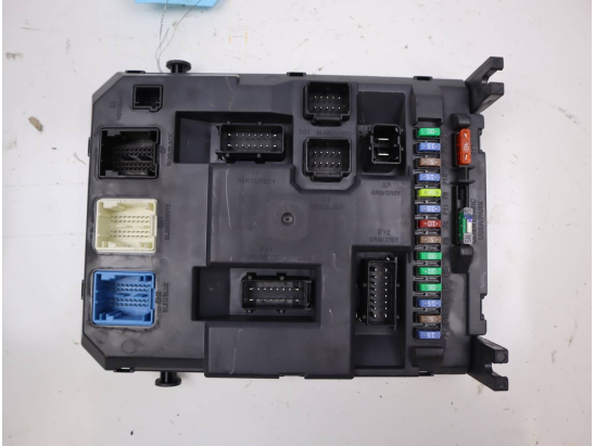 BSI (PLATINE FUSIBLE HABITACLE)