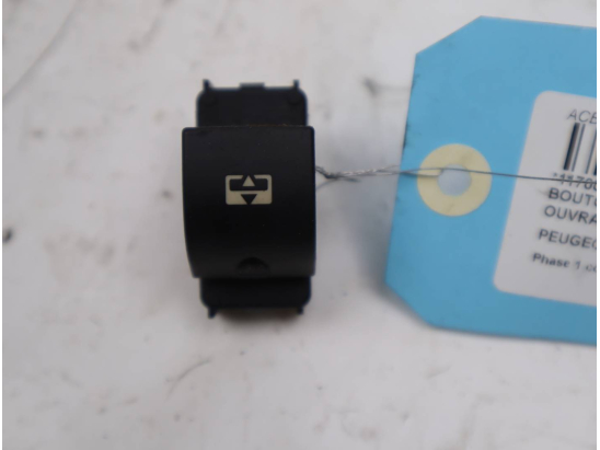 BOUTON RIDEAU TOIT OUVRANT