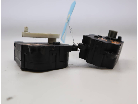 MOTEUR VOLET DE CHAUFFAGE