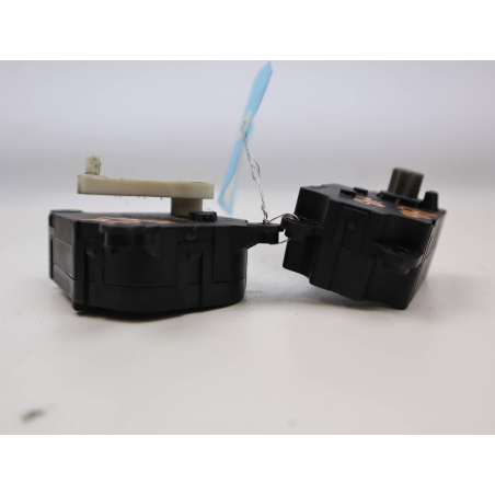 MOTEUR VOLET DE CHAUFFAGE