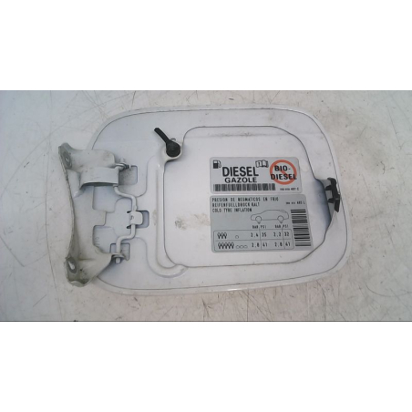 VOLET DE TRAPPE CARBURANT