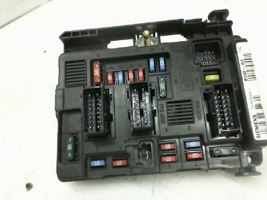 PLATINE FUSIBLE HABITACLE