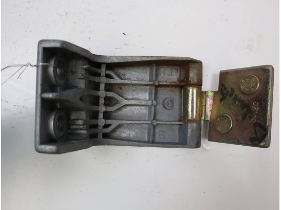 CHARNIERE PORTE ARD INF