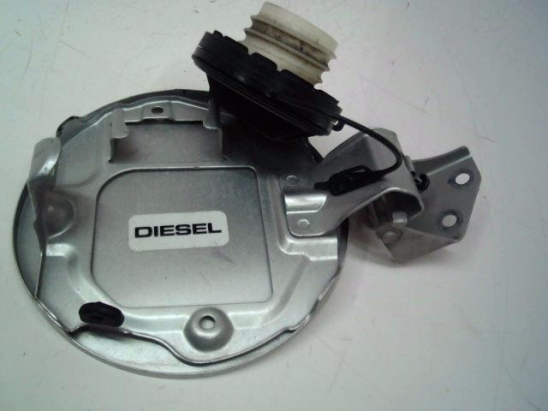 VOLET DE TRAPPE CARBURANT