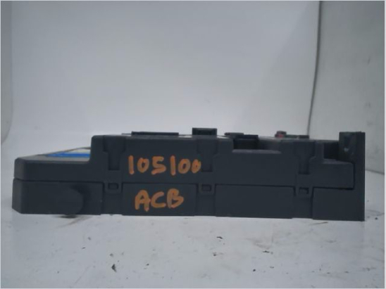 PLATINE FUSIBLE HABITACLE