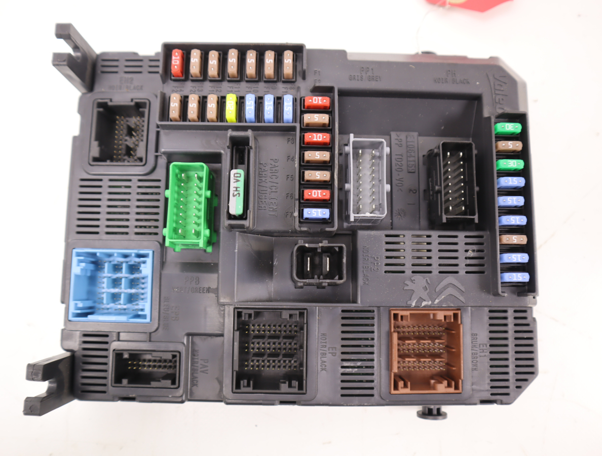 BSI (PLATINE FUSIBLE HABITACLE)