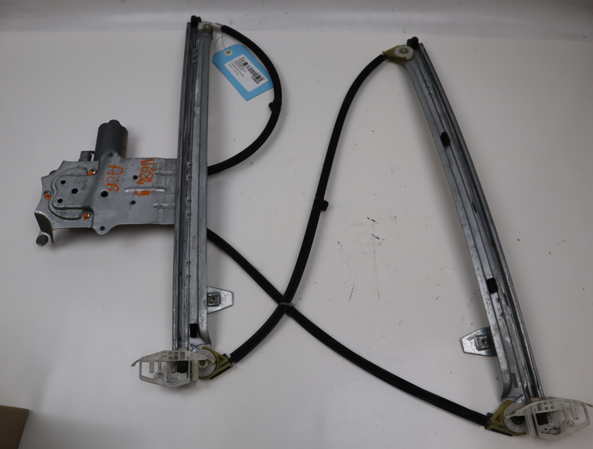 MECANISME+MOTEUR LEVE-GLACE AVD