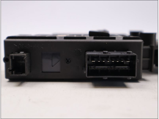 MOTEUR LEVE-VITRE AVD