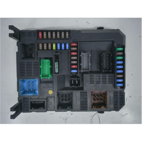 PLATINE FUSIBLE HABITACLE