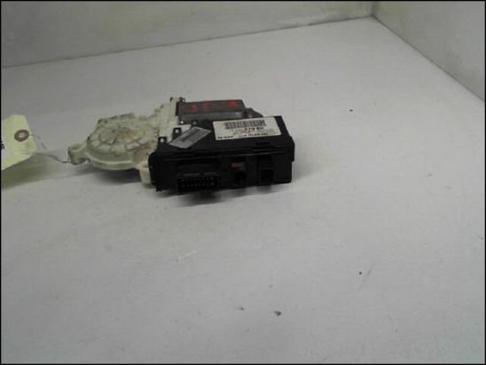 MOTEUR LEVE-VITRE AVD