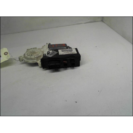 MOTEUR LEVE-VITRE AVD