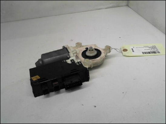 MOTEUR LEVE-VITRE AVD