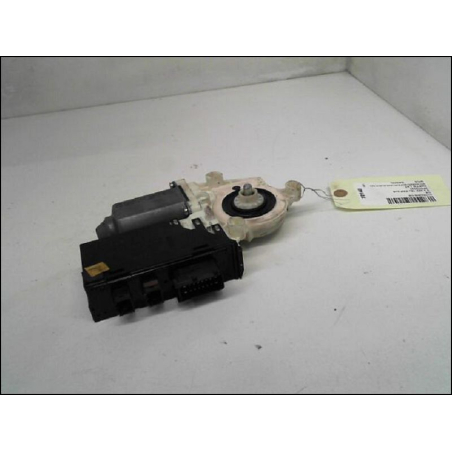 MOTEUR LEVE-VITRE AVD