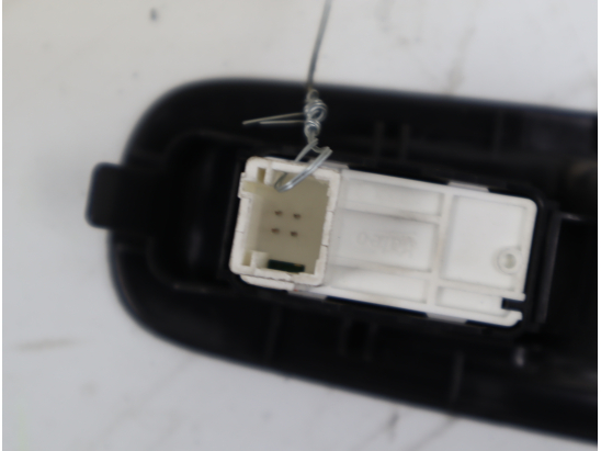 Commande leve-glace porte arrière gauche occasion PEUGEOT 308 II Phase 1 - 1.6 e-HDi 115ch