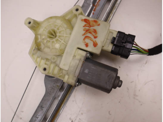 MECANISME+MOTEUR LEVE-GLACE ARG