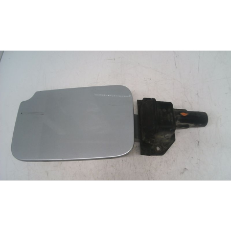 VOLET DE TRAPPE CARBURANT