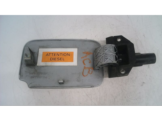 VOLET DE TRAPPE CARBURANT