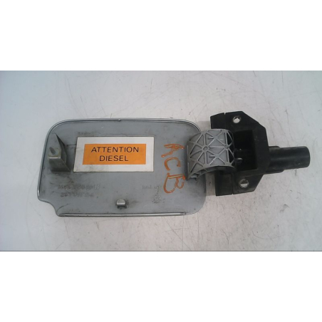 VOLET DE TRAPPE CARBURANT