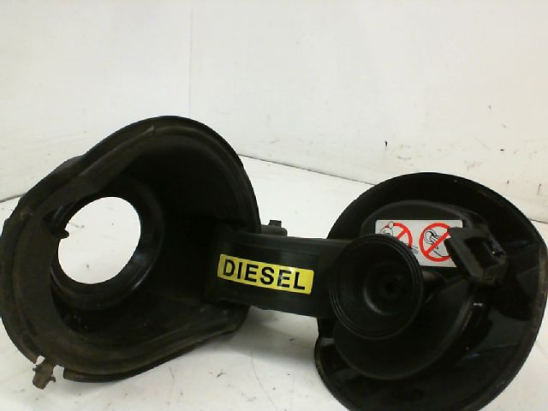 VOLET DE TRAPPE CARBURANT