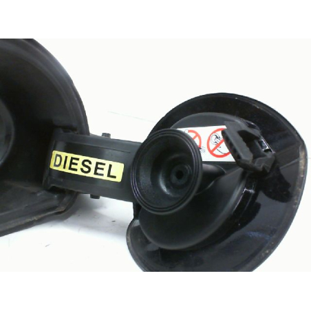 VOLET DE TRAPPE CARBURANT