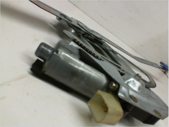 MECANISME+MOTEUR LEVE-GLACE AVD