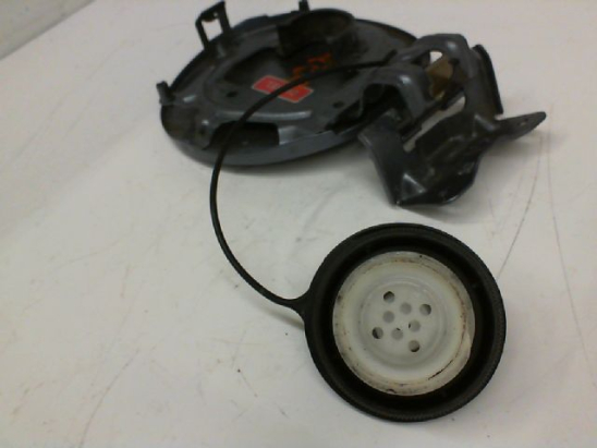 VOLET DE TRAPPE CARBURANT