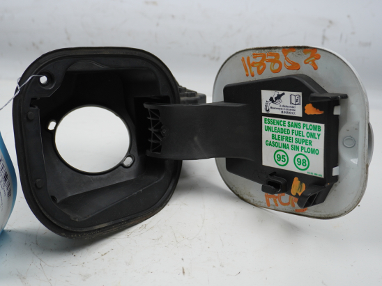 VOLET DE TRAPPE CARBURANT