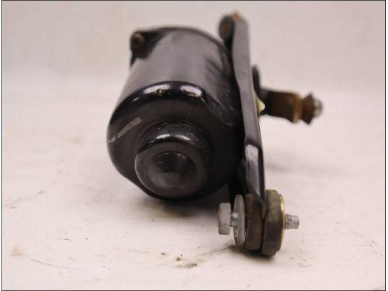 MOTEUR ESSUIE-GLACE AV