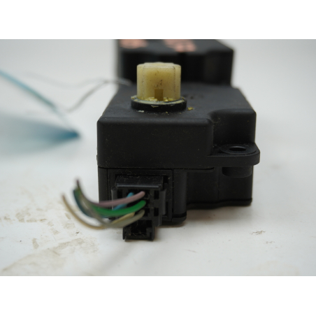 MOTEUR VOLET DE CHAUFFAGE