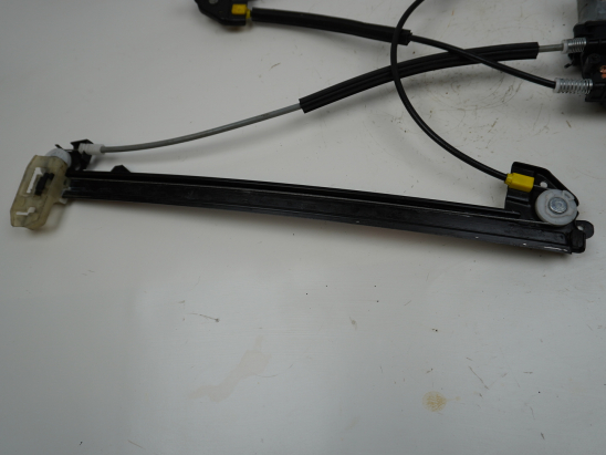 MECANISME+MOTEUR LEVE-GLACE AVD