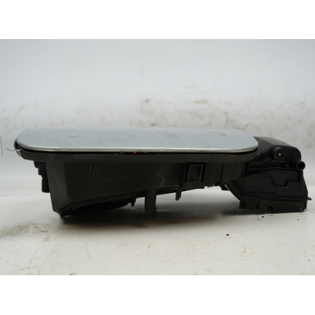 VOLET DE TRAPPE CARBURANT