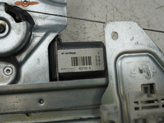 MECANISME+MOTEUR LEVE-GLACE AVD