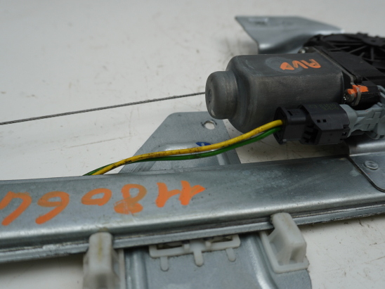 MECANISME+MOTEUR LEVE-GLACE AVD