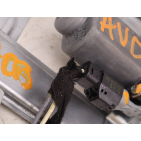 MECANISME+MOTEUR LEVE-GLACE AVD