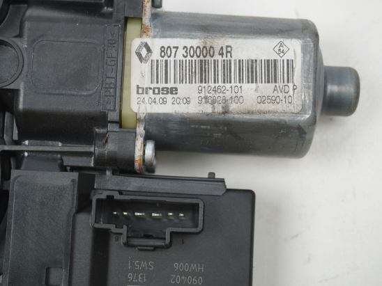 MOTEUR LEVE-VITRE AVD