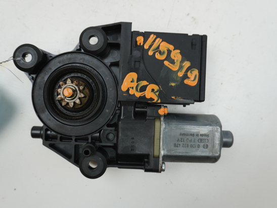 MOTEUR LEVE-VITRE AVD