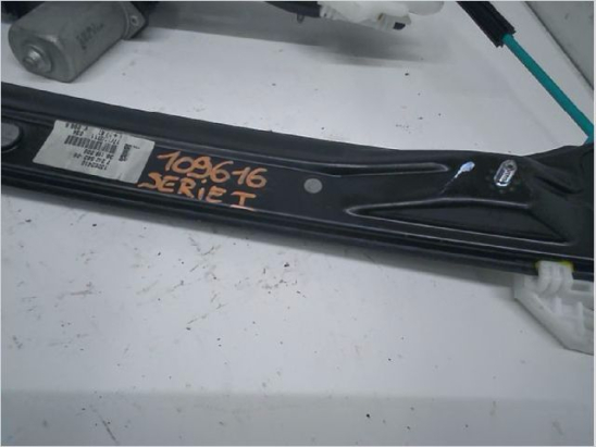 MECANISME+MOTEUR LEVE-GLACE AVD