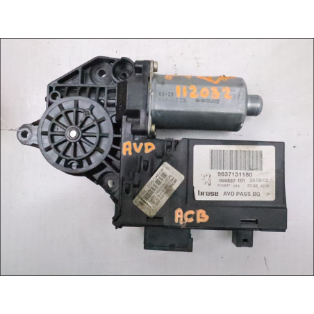 MOTEUR LEVE-VITRE AVD