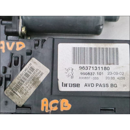 MOTEUR LEVE-VITRE AVD