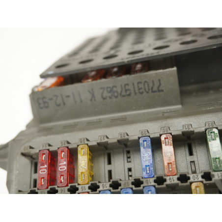 Platine fusible habitacle (BSI) occasion RENAULT LAGUNA I Phase 1 - 1.8