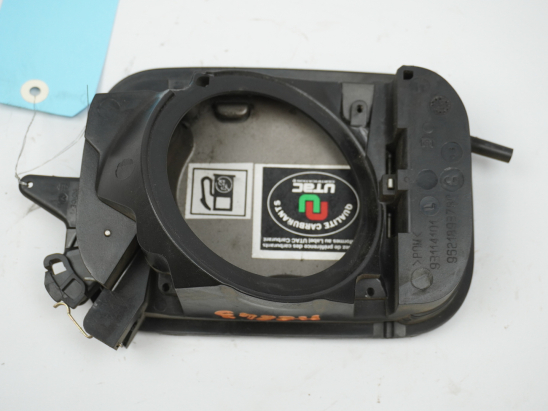 VOLET DE TRAPPE CARBURANT