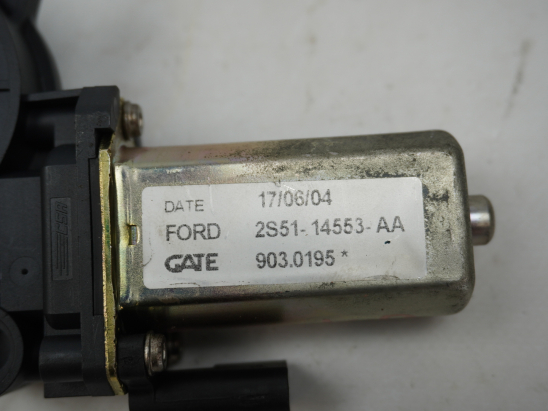 MOTEUR LEVE-VITRE AVD