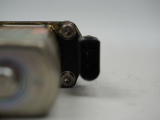 MOTEUR LEVE-VITRE AVD