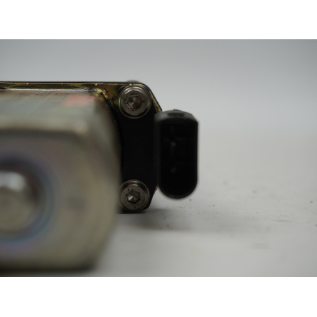 MOTEUR LEVE-VITRE AVD
