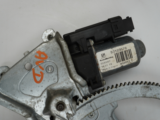 MECANISME+MOTEUR LEVE-GLACE AVD