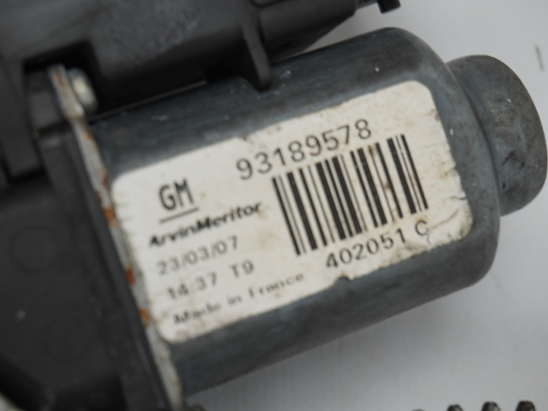 MECANISME+MOTEUR LEVE-GLACE AVD